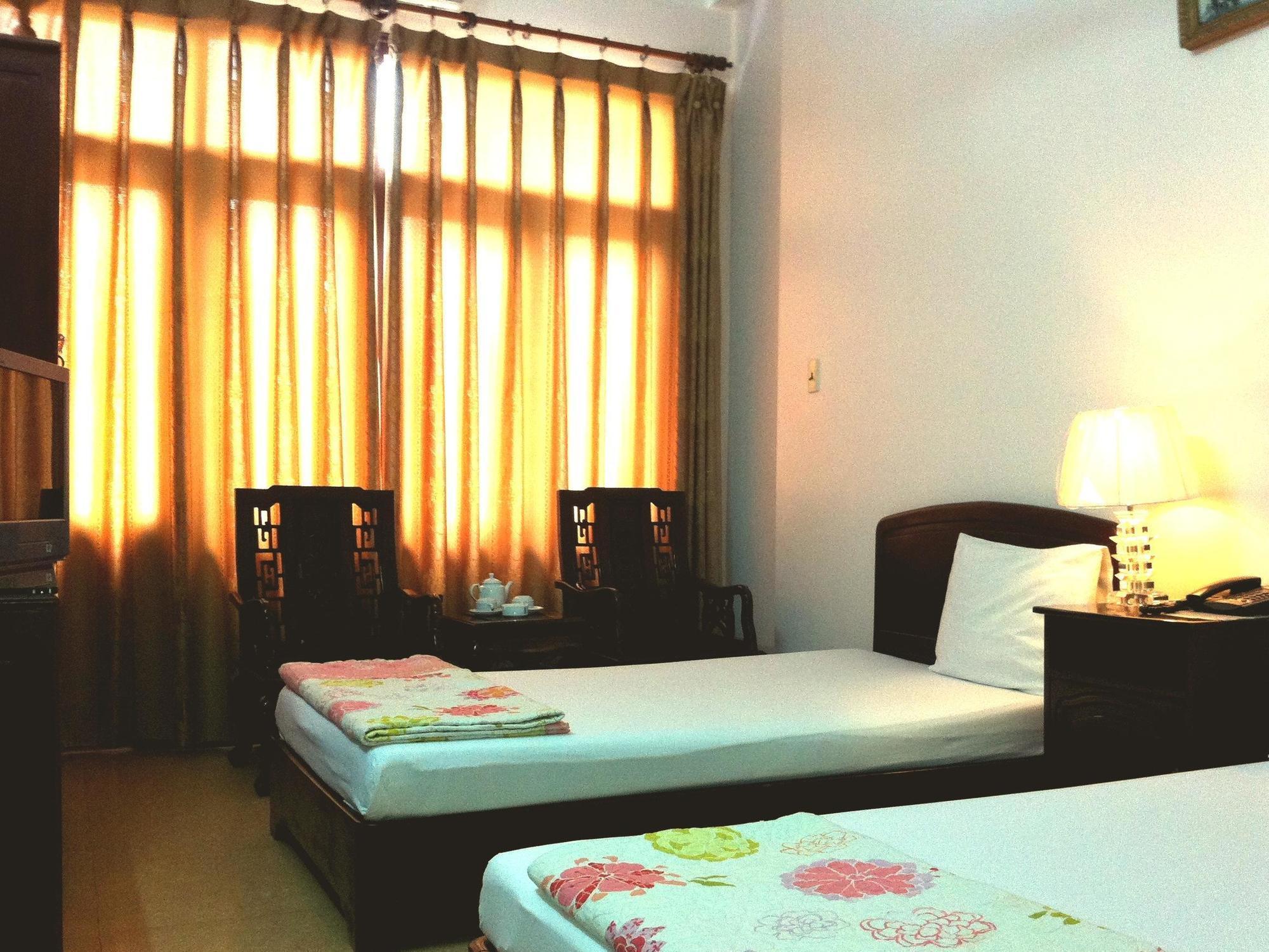 Van Nam Hotel Ha Long Exterior photo